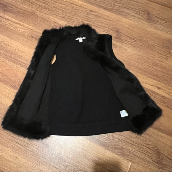 Michael Kors Faux Fur Vest - Picture 3 of 10